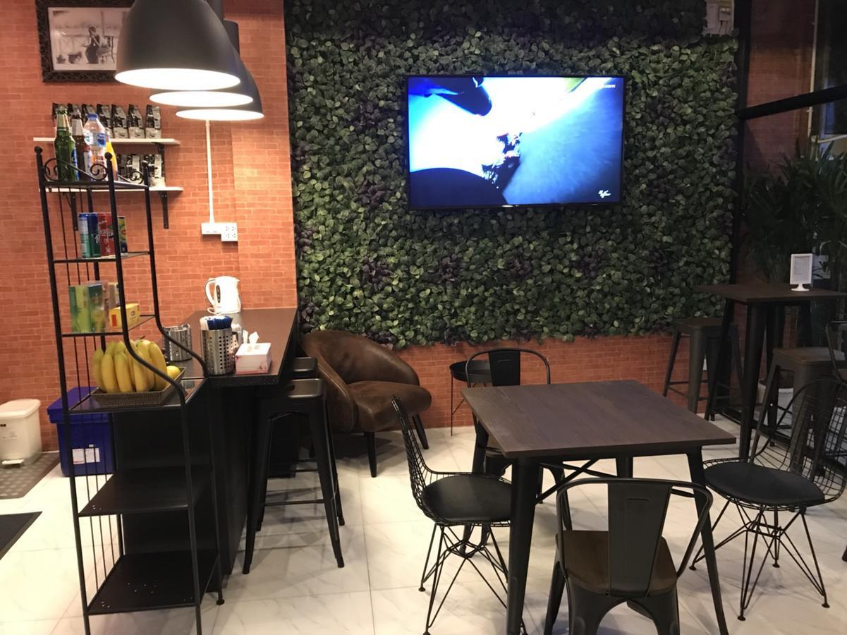 Ferb Guest House Patong Екстериор снимка