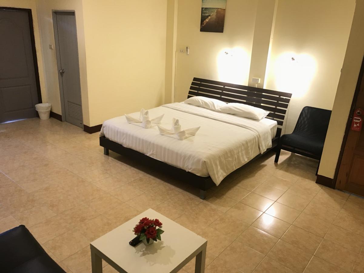 Ferb Guest House Patong Екстериор снимка